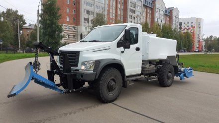 Лед на конькобежном стадионе Сыктывкара будет готовить новая ледозаливочная машина