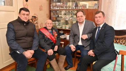 Ростислав Гольдштейн поздравил с наступающим Днём Победы участника Великой Отечественной войны Валентина Голова