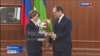 Сотрудников городских и районных СМИ отметили почетными званиями, грамотами и благодарственными письмами Главы Коми