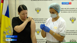 Сотрудники Роспотребнадзора Коми привились от гриппа