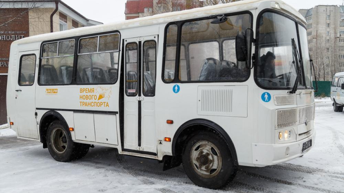 Владимир Уйба передал новые пассажирские автобусы Ижемскому и  Усть-Цилемскому районам – ГТРК «Коми Гор»