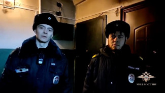 Владимир Колокольцев наградил полицейских из Коми, которые помогли жильцам многоквартирного дома эвакуироваться во время пожара