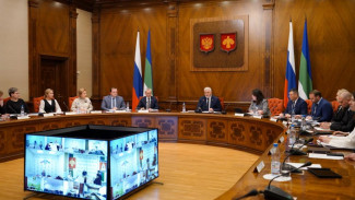 Владимир Уйба обозначил приоритеты молодёжной политики в Республике Коми на 2024 год