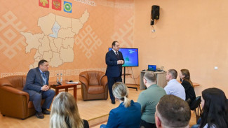 В диалоге с жителями: Ростислав Гольдштейн ответил на вопросы ижемцев