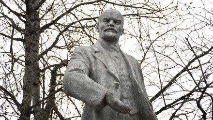 В селе Усть-Кулом торжественно открыли памятную табличку Владимиру Ильичу Ленину