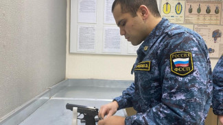 Посетители судов Коми берут с собой лишние предметы