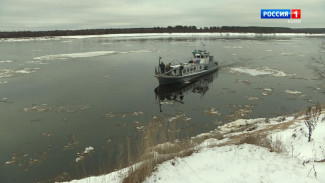 Переправа через реку Печора в Вуктыле приостанавливает работу