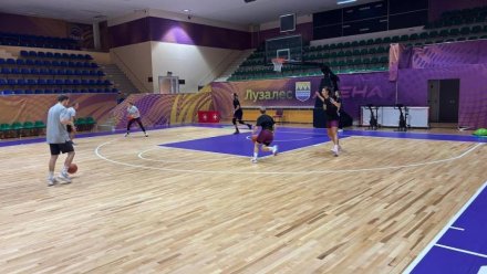 Сыктывкарская «НИКА-Лузалес» провела первые тренировки на новом паркете