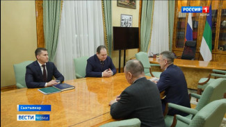 Ростислав Гольдштейн провёл рабочую встречу с председателем исполкома движения «Коми войтыр» Олегом Лажанёвым