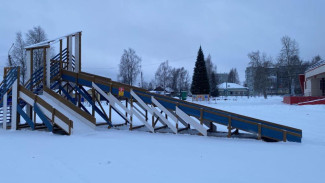 В рамках наказов избирателей в Жешарте установили новогодние горки