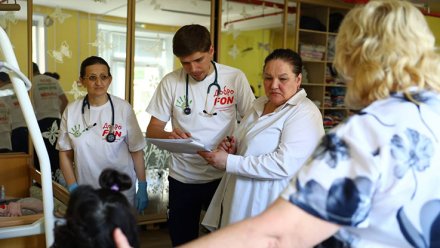 Медицинская помощь как шаг к семье: выездные бригады медиков из федеральных клиник посетили Кочпонский интернат