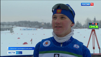 На республиканском стадионе имени Раисы Сметаниной проходит Первенство Коми по лыжным гонкам среди девушек и юношей