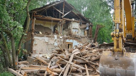 В Сыктывкаре сносят аварийный дом по улице Советская, 29