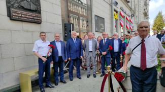 В Москве увековечили память Василия Михайловича Сенюкова – заслуженного деятеля науки и техники Коми АССР