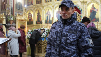 В Коми росгвардейцы обеспечивают участие в охране общественного порядка прибывшей в храм чудотворной Казанской иконы Божией Матери