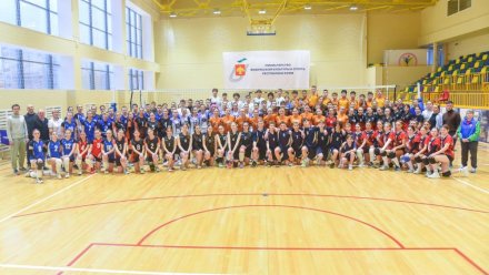 Команды Воркуты и Ухты победили в первенстве Коми по волейболу