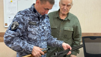 Жители Коми активно участвуют в передаче своего оружия и  боеприпасов для нужд СВО