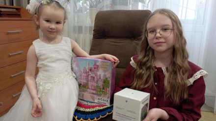 Ростислав Гольдштейн исполнил новогодние мечты сестёр Марианны и Маргариты из Сыктывкара