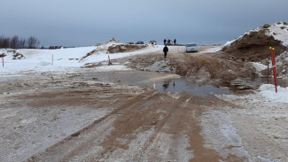 Промоины на ледовой переправе Седкыркещ-Алёшино закроют деревянными настилами