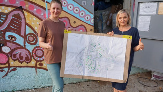 С заботой о будущем: жительницы поселка Краснозатонский помогают горожанам правильно сортировать мусор