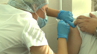 Вакцина от COVID-19 для подростков поступит в Коми до конца 2021 года