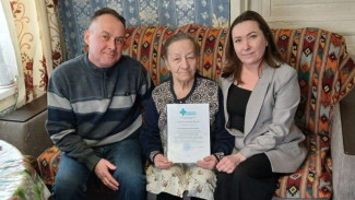 В Усть-Цилемском районе наградили бывшего фельдшера ФАПа в Нонбурге