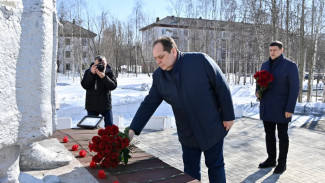 Ростислав Гольдштейн почтил память интинцев, погибших на фронтах Великой Отечественной войны