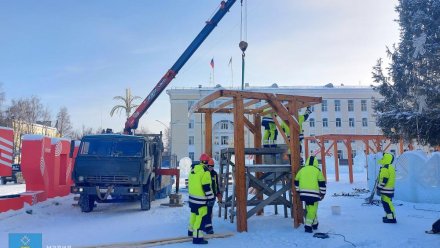 На Стефановской площади стартовал демонтаж новогоднего ледового городка