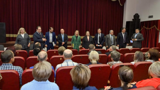 Дороги, вода и социальное такси: Ростислав Гольдштейн наметил с жителями Койгородка конкретные шаги по решению ключевых проблем