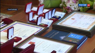 Ростислав Гольдштейн вручил жителям Республики Коми государственные награды