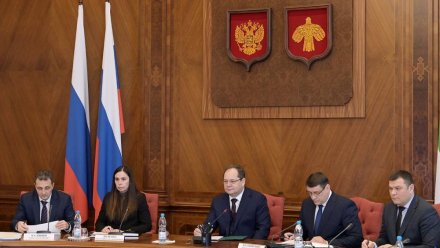 По поручению Ростислава Гольдштейна в школах Коми проведут классные часы о 80-летии Великой Победы