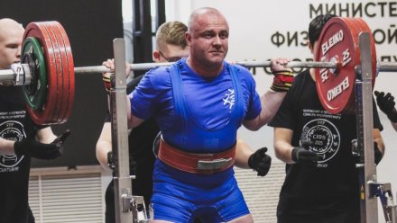 Одиннадцать золотых медалей завоевали спортсмены Коми на соревнованиях по пауэрлифтингу