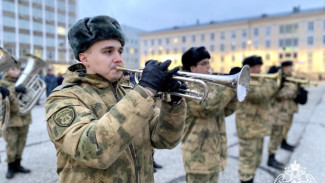 В Сыктывкаре военнослужащие Росгвардии участвуют в репетиции торжественного шествия ко Дню Победы