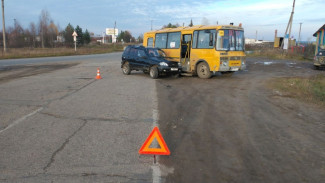 В Коми произошло ДТП с участием школьного автобуса