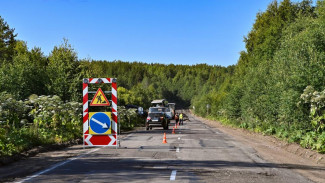 Ростислав Гольдштейн проинспектировал ремонт дорог в Усть-Куломском районе