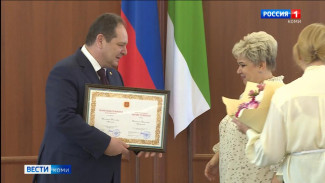 Михаил Дегтярёв и Ростислав Гольдштейн вручили ведомственные и республиканские награды спортсменам и тренерам Коми