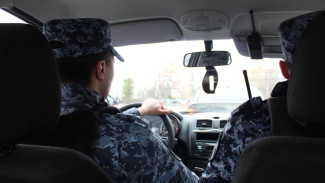 В Сыктывкаре росгвардейцы задержали мужчину, который устроил драку в магазине и ударил продавца