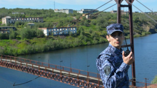 В Воркуте росгвардейцы задержали нарушителей, испортивших  имущество развлекательного заведения