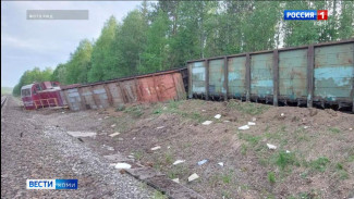 Под Сыктывкаром с рельс сошли тепловоз и два вагона