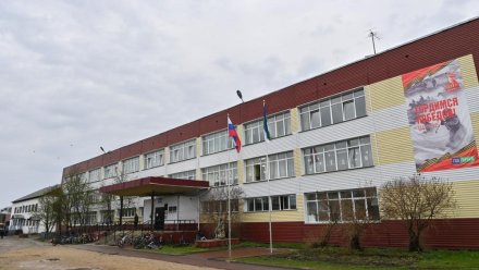 Ростислав Гольдштейн поручил Правительству Коми изыскать средства на ремонт школы имени Макара Бабикова в Усть-Цильме