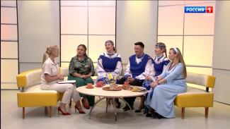 Ас му вылын. Как народный ансамбль "Июль" побывал на передаче "Поле чудес"