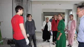 Министр образования Коми проинспектировала ход капитального ремонта в сыктывкарских школах