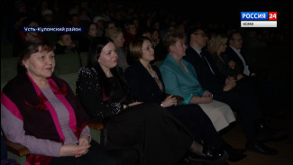 Телерадиокомпания "Коми Гор" совместно с "Комикиновидеопрокатом" организовала показ телефильма "Уляшевы" в Усть-Куломском районе