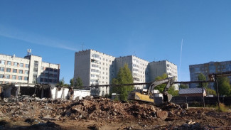 В Сыктывкаре продолжается снос ветхих зданий 