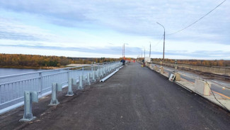 Нацпроект «Инфраструктура для жизни»: продолжается ремонт моста через реку Вычегда