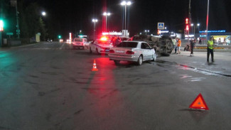 В Ухте скорая помощь опрокинулась после столкновения с «Мерседесом»