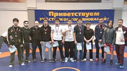 Восемь медалей у нашей сборной на первенстве СЗФО по вольной борьбе в Калининграде