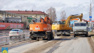 На Октябрьском проспекте началась замена магистрального водовода
