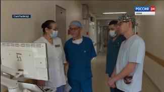 Профессор из Томска в эти дни проводит операции в клиническом кардиологическом диспансере Коми