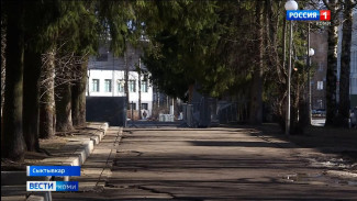 Мэрия Сыктывкара рассматривает варианты ремонта дорожек за мемориалом "Вечная Слава"